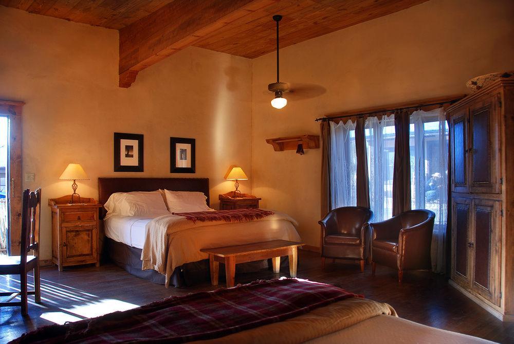 The Maverick Inn 2*