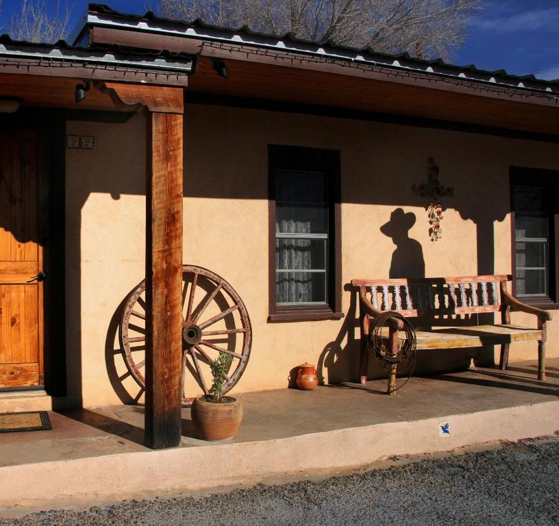 The Maverick Inn