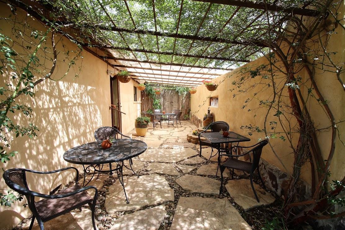 The Maverick Inn 2*