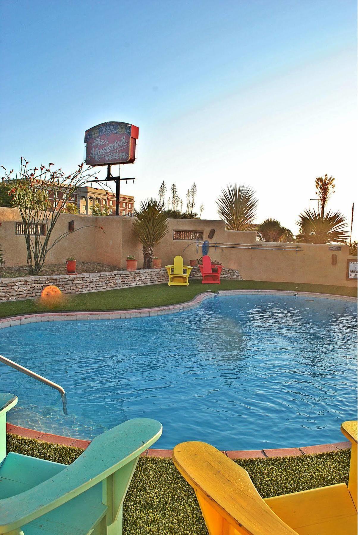 The Maverick Inn 2*