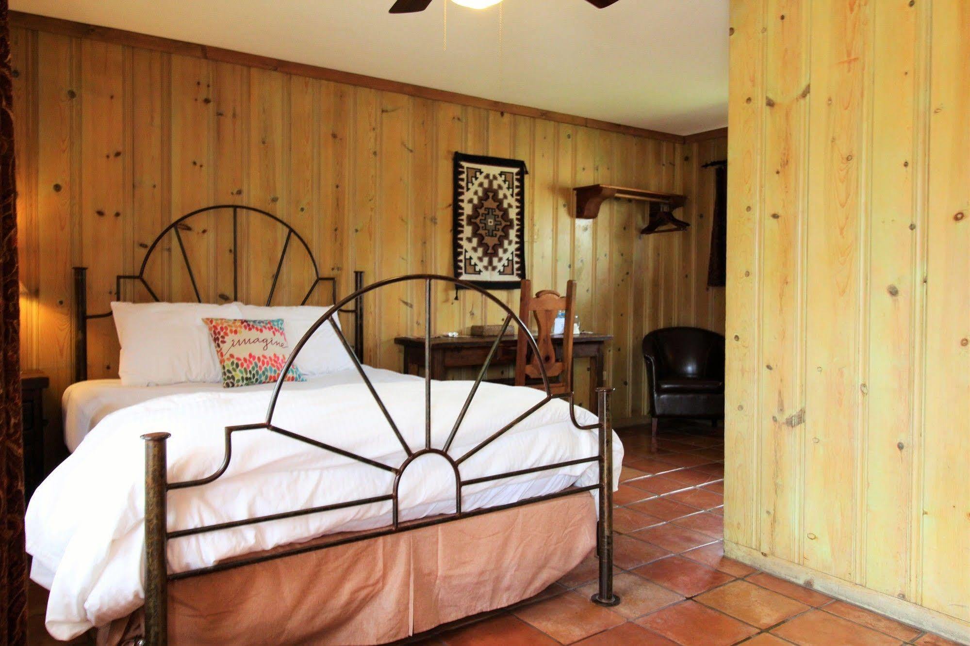 Inn The Maverick Alpine