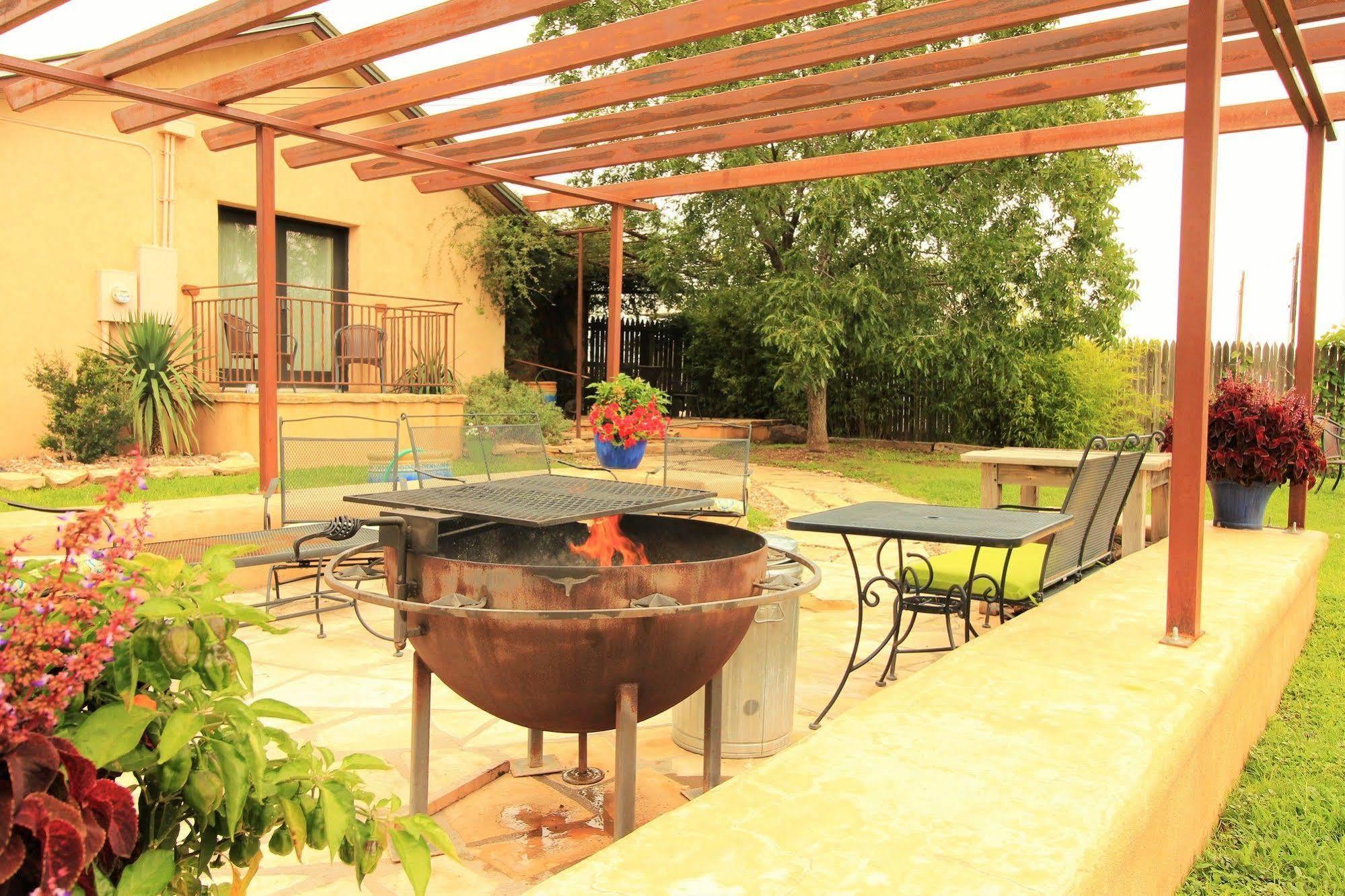 Inn The Maverick 2*
