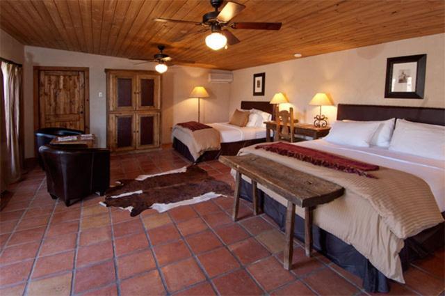 The Maverick Inn 2*